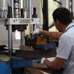 Plug injection molding